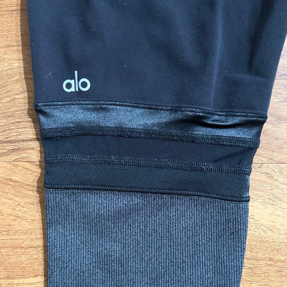 ALO Yoga Alosoft Women Medium Color‎ block Black Grey Cropped Leggings